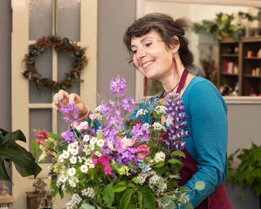 In flower-shop, you can order and pay online