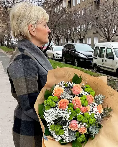 Bouquet Early-Dew with delivery to an address in České Budějovice and the surrounding area