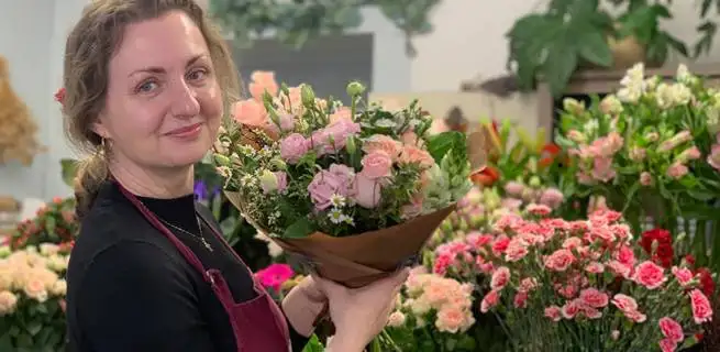 Hledáme floristku / floristu do našeho květinářství.