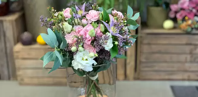 How to choose flowers for a first date? A guide for romantics and the undecided